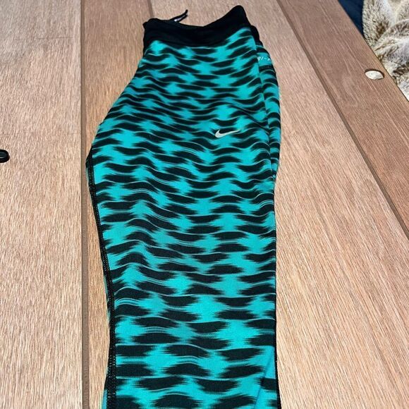 Nike Dryfit Running Capri Leggings - Run Fast Live Fearless XS - Picture 1 of 6